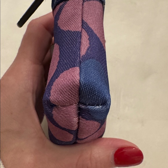 EUC! Coach Polka Dot Bow Wristlet - Picture 10 of 11